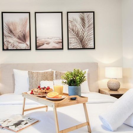 Calm Studio At Sky Gardens Difc By Deluxe Holiday Homes Dubai Exterior photo